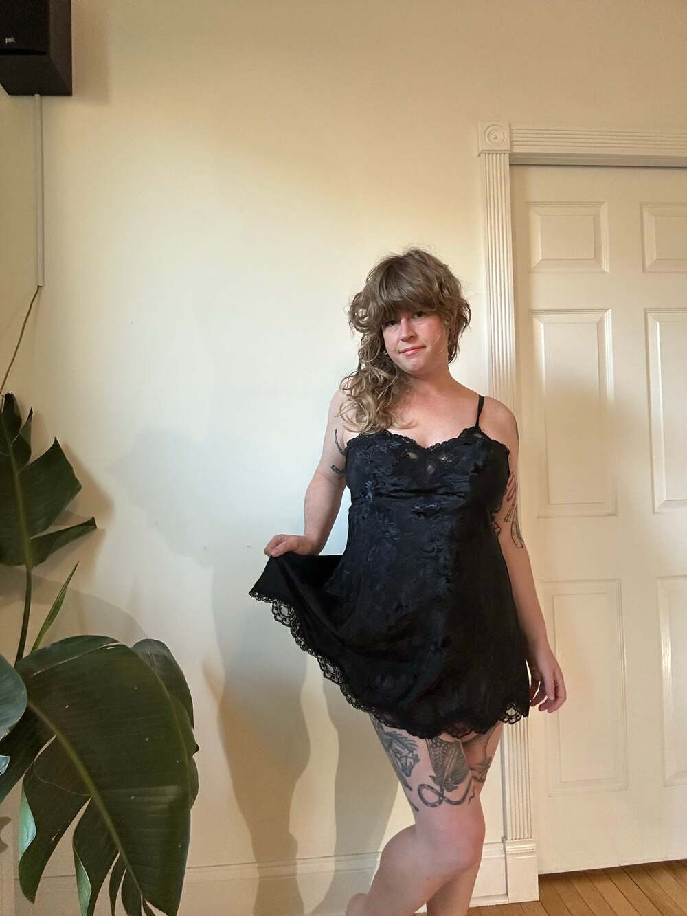 1990s 90s Victoria’s Secret gold label black babydoll slip large jacquard lace